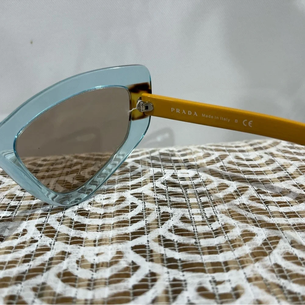 Prada PR 11VSF Sunglasses | Cat Eye Style | New with Sticker | No Box - Picture 6 of 11